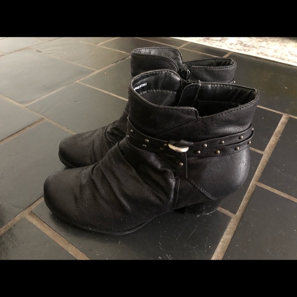 bare traps goldie bootie